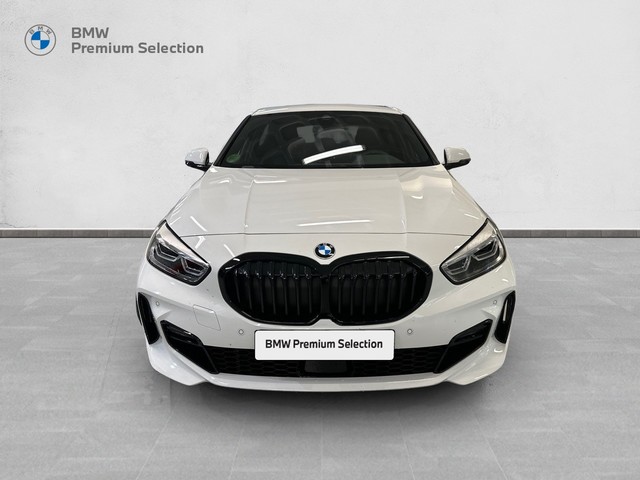 BMW Serie 1 118d color Blanco. Año 2024. 110KW(150CV). Diésel. En concesionario Enekuri Motor de Vizcaya