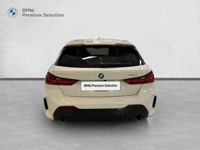 BMW Serie 1 118d color Blanco. Año 2024. 110KW(150CV). Diésel. En concesionario Enekuri Motor de Vizcaya