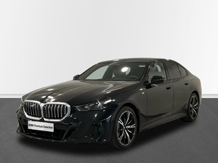 Fotos de BMW Serie 5 520d color Negro. Año 2024. 145KW(197CV). Diésel. En concesionario BMW Marcos Automoción de Valencia