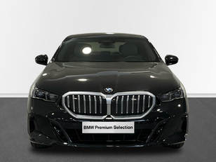 Fotos de BMW Serie 5 520d color Negro. Año 2024. 145KW(197CV). Diésel. En concesionario BMW Marcos Automoción de Valencia