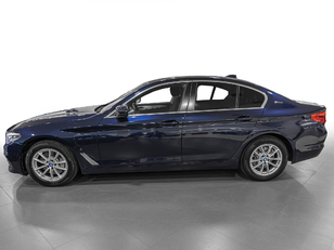 Fotos de BMW Serie 5 530e iPerformance color Azul. Año 2019. 185KW(252CV). Híbrido Electro/Gasolina. En concesionario Caetano Cuzco Raimundo Fernandez Villaverde, 45 de Madrid