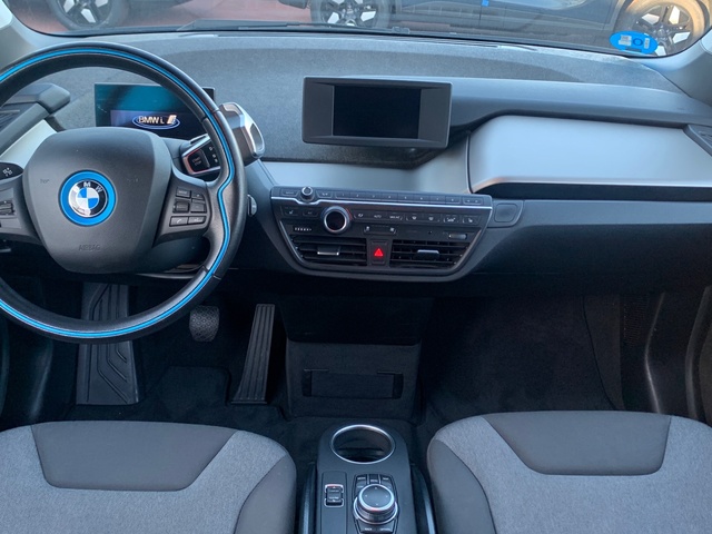 BMW i3 120Ah color Blanco. Año 2019. 125KW(170CV). Eléctrico. En concesionario Celtamotor Pontevedra de Pontevedra