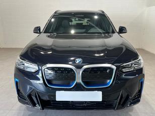 Fotos de BMW iX3 M Sport color Negro. Año 2024. 210KW(286CV). Eléctrico. En concesionario MOTOR MUNICH S.A.U  o- Terrassa de Barcelona