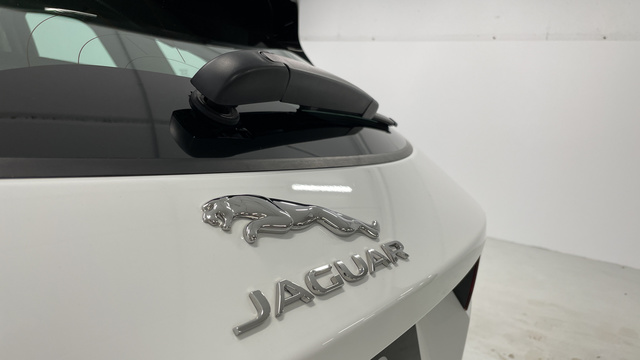 Jaguar E-PACE 2.0D - 22