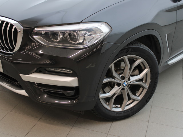 BMW X3 xDrive20d color Gris. Año 2020. 140KW(190CV). Diésel. En concesionario Augusta Aragon S.A. de Zaragoza