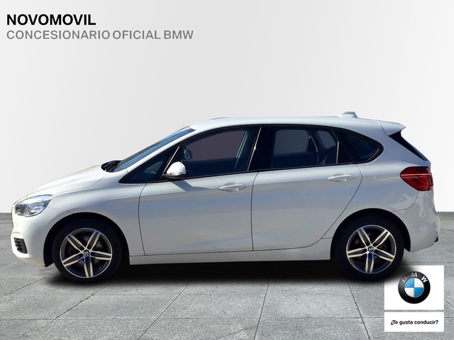 BMW Serie 2 216d Active Tourer color Blanco. Año 2015. 85KW(116CV). Diésel. En concesionario Novomóvil Oleiros de Coruña