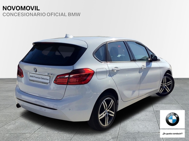 BMW Serie 2 216d Active Tourer color Blanco. Año 2015. 85KW(116CV). Diésel. En concesionario Novomóvil Oleiros de Coruña