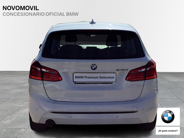 BMW Serie 2 216d Active Tourer color Blanco. Año 2015. 85KW(116CV). Diésel. En concesionario Novomóvil Oleiros de Coruña