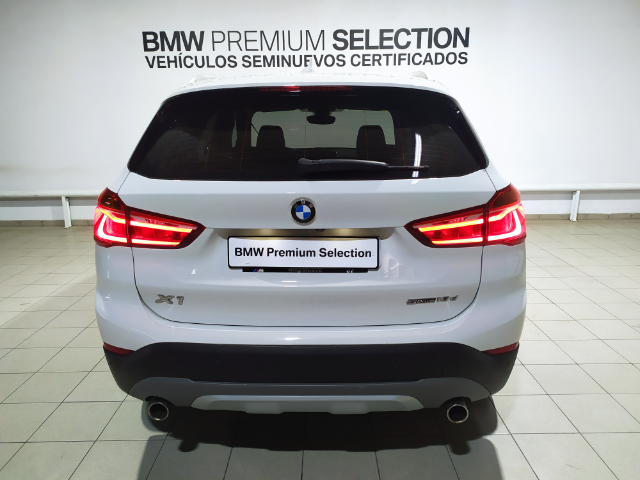 BMW X1 sDrive18d color Blanco. Año 2018. 110KW(150CV). Diésel. En concesionario Hispamovil, Orihuela de Alicante