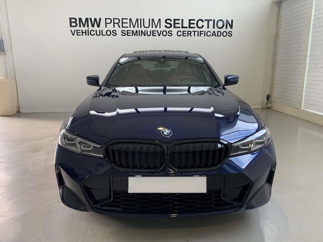 BMW Serie 3 320e color Azul. Año 2024. 150KW(204CV). Híbrido Electro/Gasolina. En concesionario Lurauto - Gipuzkoa de Guipuzcoa