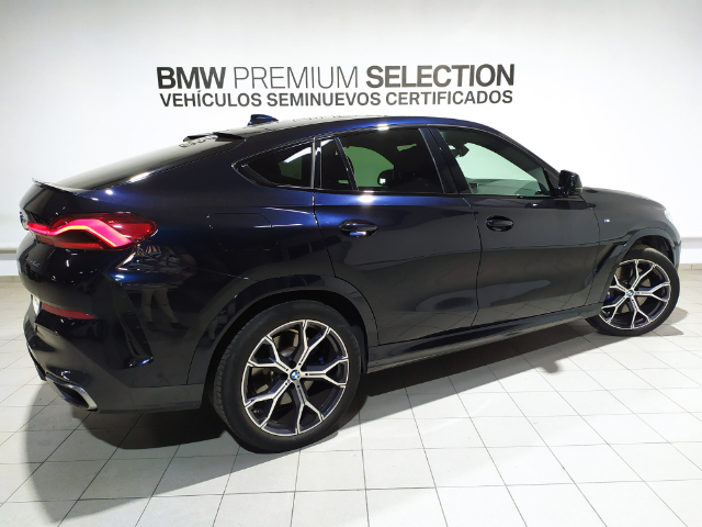 BMW X6 xDrive40d color Negro. Año 2021. 250KW(340CV). Diésel. En concesionario Hispamovil, Orihuela de Alicante