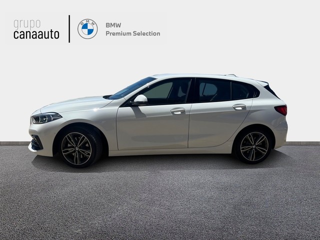 BMW Serie 1 118i color Blanco. Año 2022. 103KW(140CV). Gasolina. En concesionario CANAAUTO - TACO de Sta. C. Tenerife