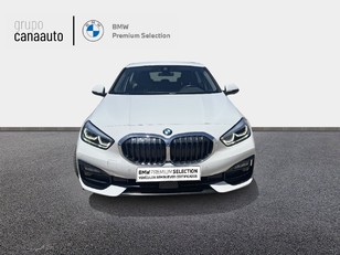 Fotos de BMW Serie 1 118i color Blanco. Año 2022. 103KW(140CV). Gasolina. En concesionario CANAAUTO - TACO de Sta. C. Tenerife