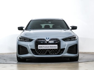 Fotos de BMW i4 M50 color Gris. Año 2023. 400KW(544CV). Eléctrico. En concesionario Oliva Motor Tarragona de Tarragona