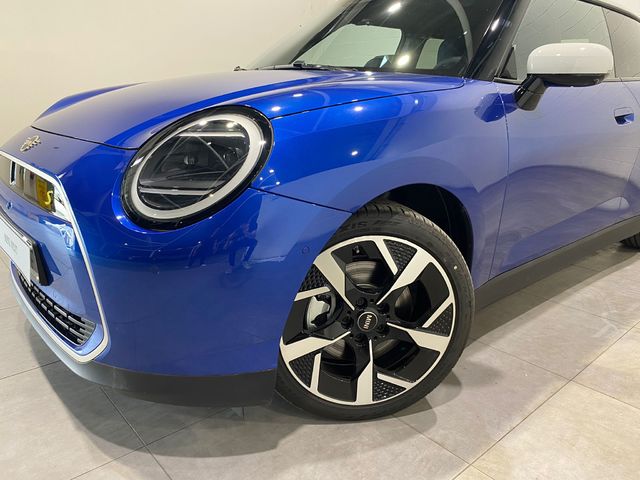 fotoG 5 del MINI MINI 3 Puertas Cooper SE 160 kW (218 CV) 218cv Eléctrico del 2024 en Barcelona