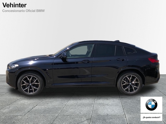 BMW X4 xDrive20d color Negro. Año 2023. 140KW(190CV). Diésel. En concesionario Vehinter Alcorcón de Madrid