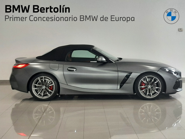 BMW Z4 M40i Cabrio color Gris. Año 2024. 250KW(340CV). Gasolina. En concesionario Automoviles Bertolin, S.L. de Valencia