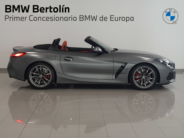 BMW Z4 M40i Cabrio color Gris. Año 2024. 250KW(340CV). Gasolina. En concesionario Automoviles Bertolin, S.L. de Valencia