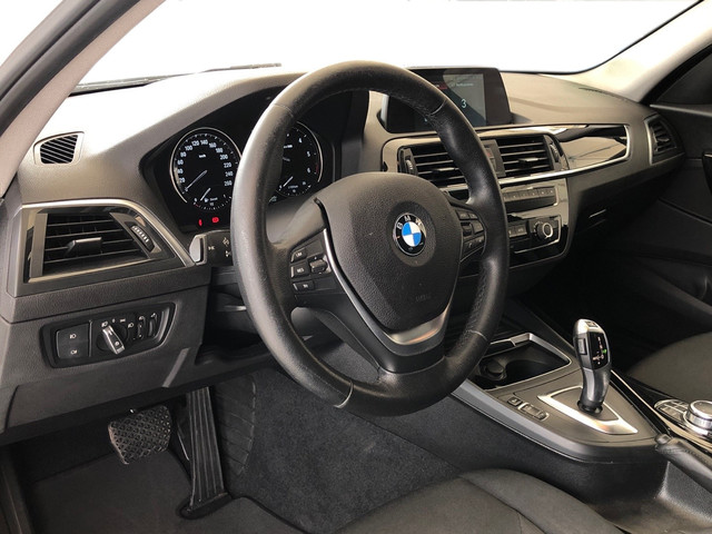 BMW Serie 1 116d color Blanco. Año 2018. 85KW(116CV). Diésel. En concesionario Vehinter Getafe de Madrid