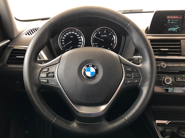 BMW Serie 1 116d color Blanco. Año 2018. 85KW(116CV). Diésel. En concesionario Vehinter Getafe de Madrid