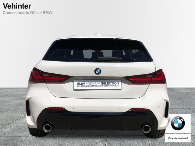 BMW Serie 1 118d color Blanco. Año 2020. 110KW(150CV). Diésel. En concesionario Momentum S.A. de Madrid