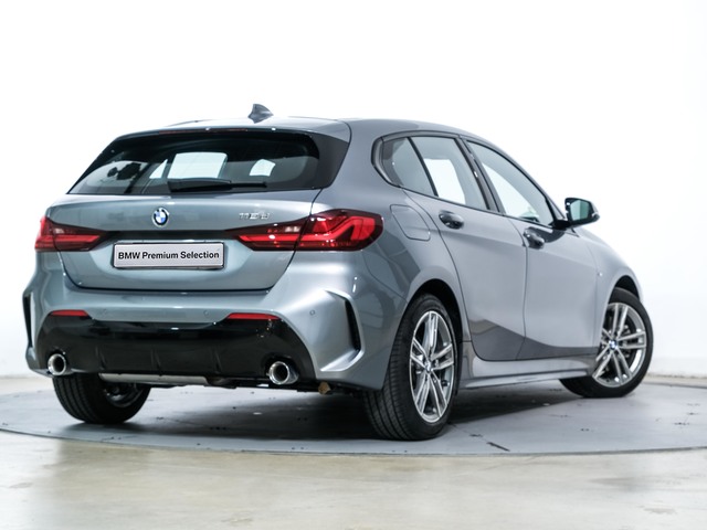 BMW Serie 1 118d color Gris. Año 2024. 110KW(150CV). Diésel. En concesionario Oliva Motor Tarragona de Tarragona
