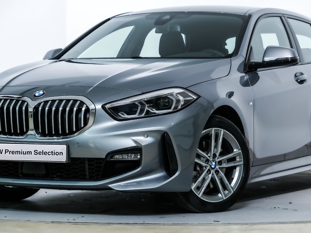 BMW Serie 1 118d color Gris. Año 2024. 110KW(150CV). Diésel. En concesionario Oliva Motor Tarragona de Tarragona