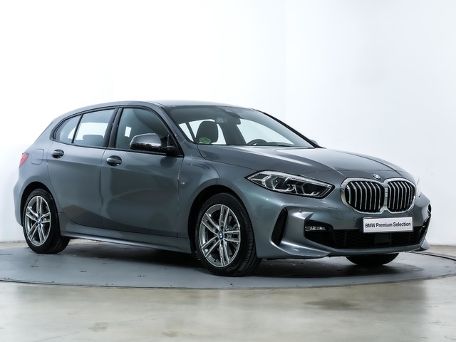 BMW Serie 1 118d color Gris. Año 2024. 110KW(150CV). Diésel. En concesionario Oliva Motor Tarragona de Tarragona