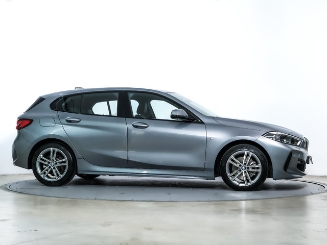 BMW Serie 1 118d color Gris. Año 2024. 110KW(150CV). Diésel. En concesionario Oliva Motor Tarragona de Tarragona