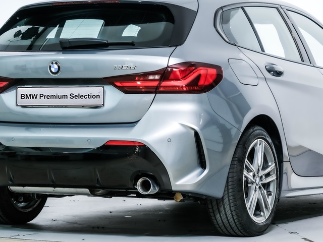 BMW Serie 1 118d color Gris. Año 2024. 110KW(150CV). Diésel. En concesionario Oliva Motor Tarragona de Tarragona