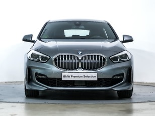Fotos de BMW Serie 1 118d color Gris. Año 2024. 110KW(150CV). Diésel. En concesionario Oliva Motor Tarragona de Tarragona