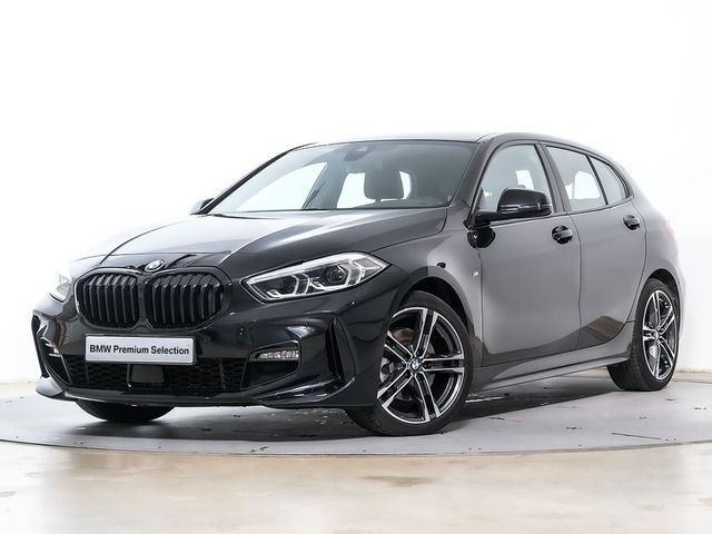 BMW Serie 1 118d color Negro. Año 2024. 110KW(150CV). Diésel. En concesionario Oliva Motor Tarragona de Tarragona