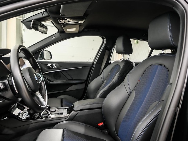 BMW Serie 1 118d color Negro. Año 2024. 110KW(150CV). Diésel. En concesionario Oliva Motor Tarragona de Tarragona