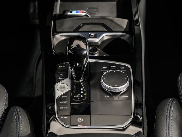 BMW Serie 1 118d color Negro. Año 2024. 110KW(150CV). Diésel. En concesionario Oliva Motor Tarragona de Tarragona