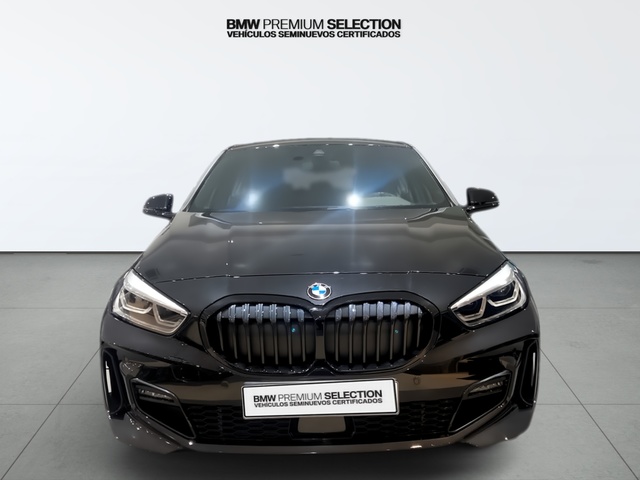 BMW Serie 1 118i color Negro. Año 2022. 103KW(140CV). Gasolina. En concesionario Automotor Premium Viso - Málaga de Málaga