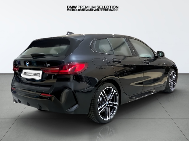 BMW Serie 1 118i color Negro. Año 2022. 103KW(140CV). Gasolina. En concesionario Automotor Premium Viso - Málaga de Málaga