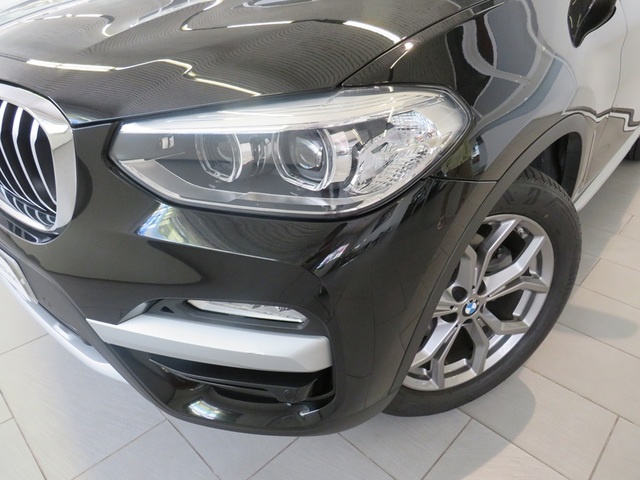 BMW X3 xDrive20d color Negro. Año 2020. 140KW(190CV). Diésel. En concesionario Lugauto S.A. de Lugo