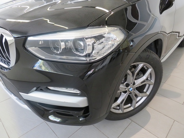 BMW X3 xDrive20d color Negro. Año 2020. 140KW(190CV). Diésel. En concesionario Lugauto S.A. de Lugo