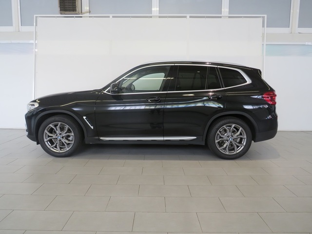 BMW X3 xDrive20d color Negro. Año 2020. 140KW(190CV). Diésel. En concesionario Lugauto S.A. de Lugo