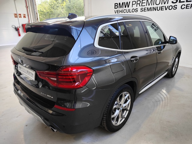 BMW X3 xDrive30e color Gris. Año 2020. 215KW(292CV). Híbrido Electro/Gasolina. En concesionario Lurauto Gipuzkoa de Guipuzcoa