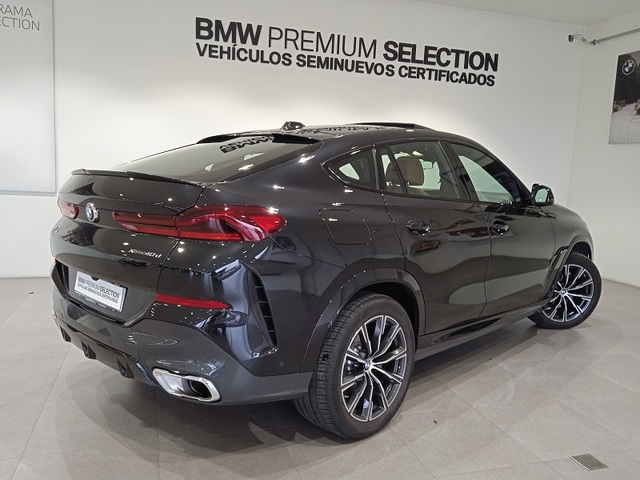 BMW X6 xDrive40d color Negro. Año 2024. 259KW(352CV). Diésel. En concesionario Albamocion S.L. ALBACETE de Albacete