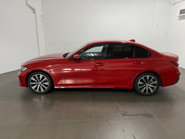 BMW Serie 3 320d color Rojo. Año 2020. 140KW(190CV). Diésel. En concesionario Amiocar S.A. de Coruña