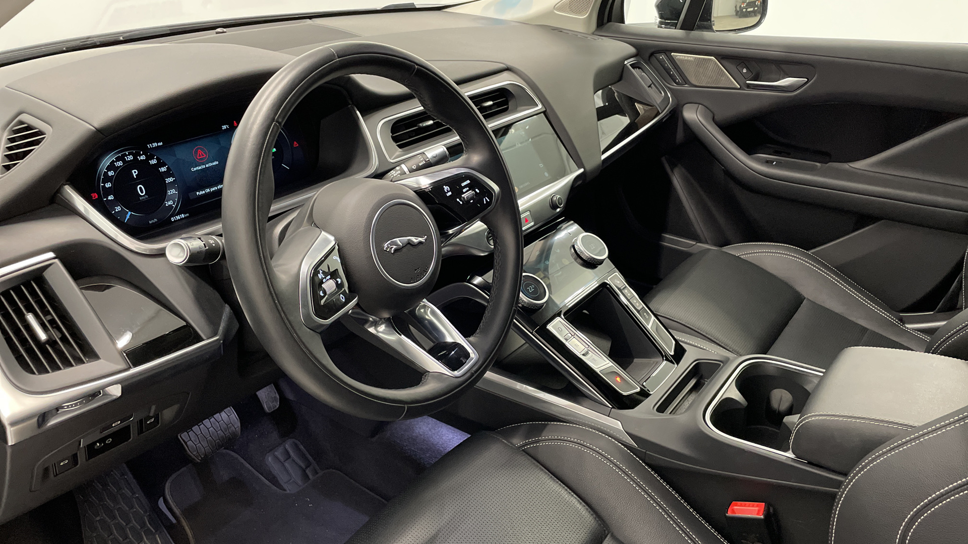 Jaguar I-PACE EV400 - 16