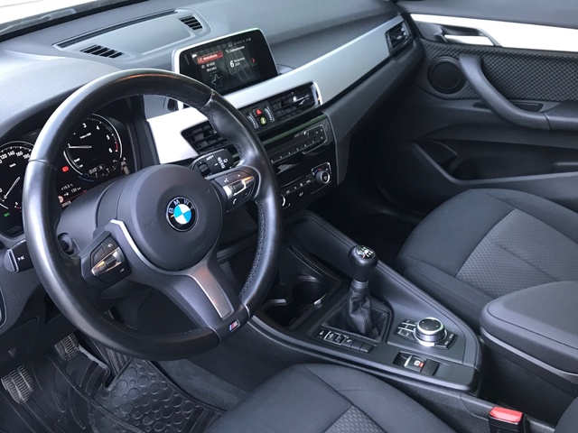 BMW X1 sDrive18d color Gris. Año 2019. 110KW(150CV). Diésel. En concesionario Celtamotor Vigo  de Pontevedra