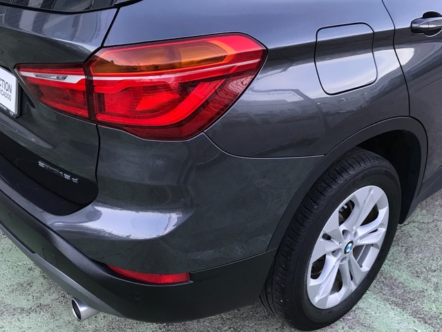 BMW X1 sDrive18d color Gris. Año 2019. 110KW(150CV). Diésel. En concesionario Celtamotor Vigo  de Pontevedra