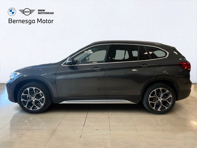 BMW X1 xDrive18d color Gris. Año 2021. 110KW(150CV). Diésel. En concesionario Bernesga Motor León (Bmw y Mini) de León