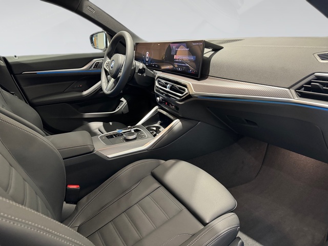 BMW i4 eDrive40 color Blanco. Año 2023. 250KW(340CV). Eléctrico. En concesionario Automotor Premium Viso - Málaga de Málaga