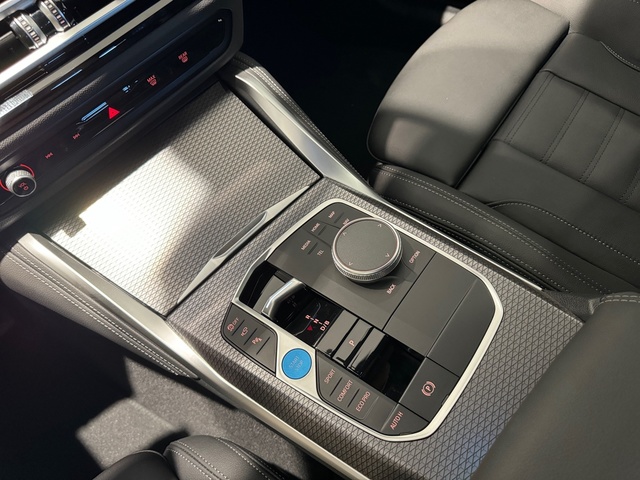BMW i4 eDrive40 color Blanco. Año 2023. 250KW(340CV). Eléctrico. En concesionario Automotor Premium Viso - Málaga de Málaga