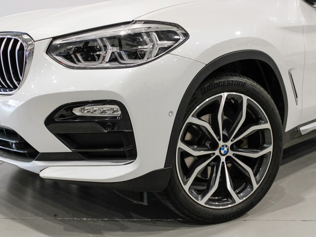 BMW X4 xDrive20i color Blanco. Año 2019. 135KW(184CV). Gasolina. En concesionario Barcelona Premium -- GRAN VIA de Barcelona