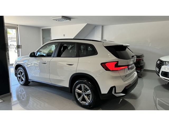 BMW X1 sDrive18i 100 kW (136 CV)